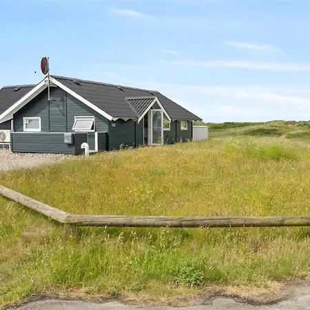 Betti - 200m From The Sea By Interhome